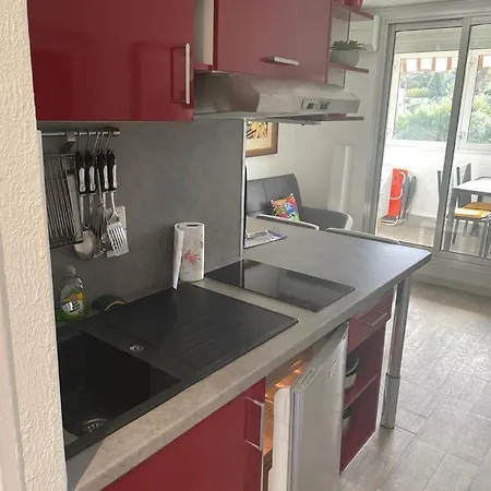 Entre St-raphael Et St-tropez. Pieds Dans L'eau, A Partir De 600 Euros/semaine. Сен-Глф