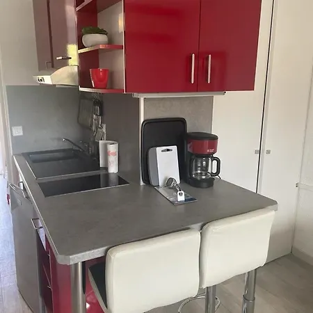 Entre St-raphael Et St-tropez. Pieds Dans L'eau, A Partir De 600 Euros/semaine. *