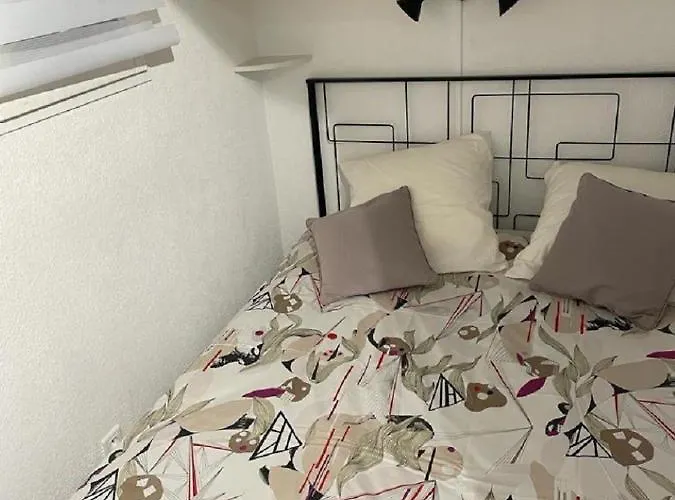 Entre St-raphael Et St-tropez. Pieds Dans L'eau, à Partir De 600 Euros/semaine. Apartamento *